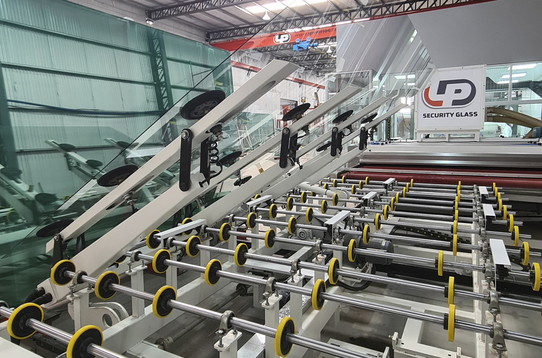 Imagen de línea automatizada para la producción de vidrio